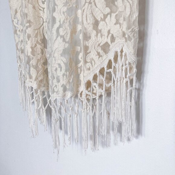 Lush Cream Lace Top - Picture 10 of 11